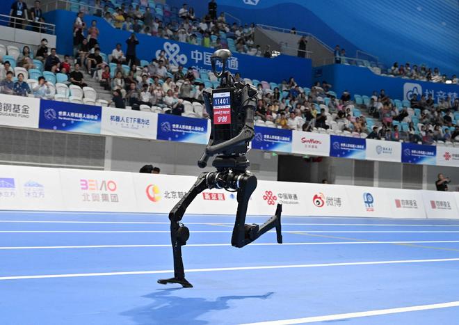 兴兴：用遥控追求极致速度；蔡浩宇AI游戏上架2719元｜极客早知道尊龙凯时appSam Altman：AI存在泡沫；宇树机器人夺金王(图6)